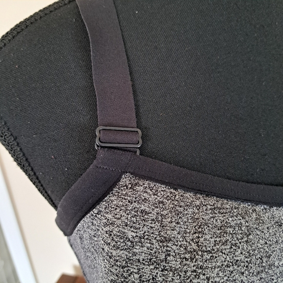 Victoria' Secret Sports Bra 36DD Grey Black Bra Activewear Strappy Gym VSX - Picture 6 of 15
